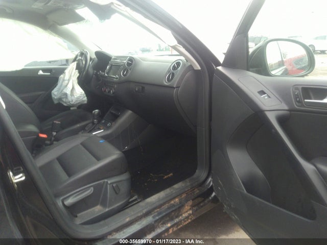 WVGBV7AX8FW513853 Volkswagen TIGUAN SE