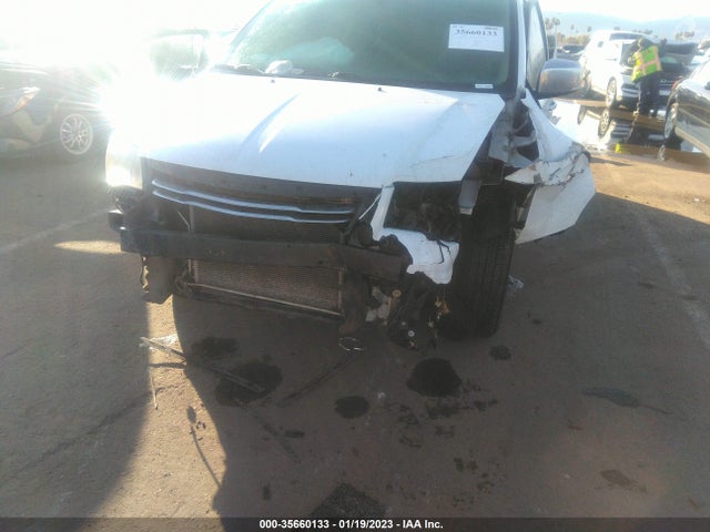 2C4RC1CG8ER115889 Chrysler Town & Country Touring-l