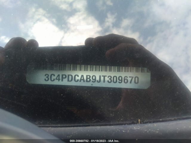 3C4PDCAB9JT309670 Dodge JOURNEY SE
