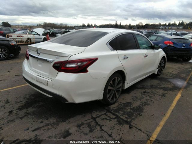 1N4AL3AP8HC129404 Nissan Altima 2.5 Sr