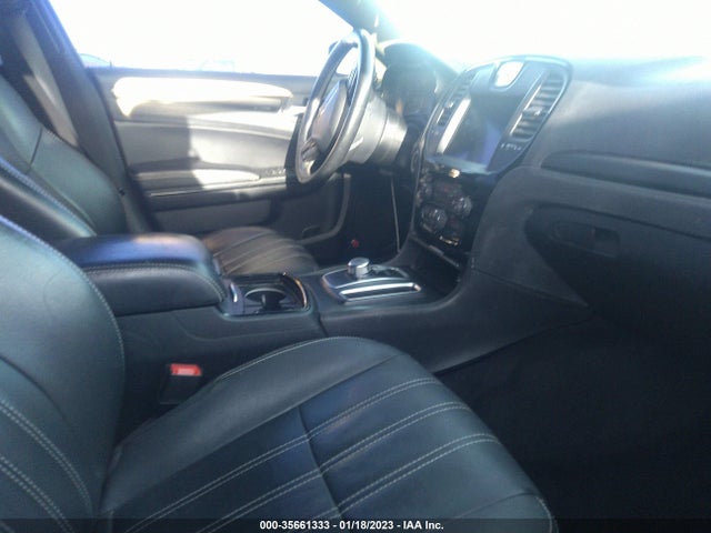 2015 Chrysler 300, VIN: 2C3CCABG5FH842717
