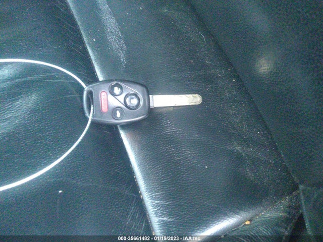 2011 HONDA ACCORD CPE EX-L VIN: 1HGCS2A80BA005432