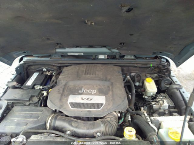 1C4HJWEG8EL145138 Jeep Wrangler Unlimited Sahara