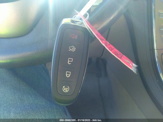 Lincoln MKX 2011 2LMDJ6JK2BBJ33197 Image 3
