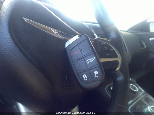 Chrysler 200 Limited 2015 1C3CCCAB0FN609501 Image 3