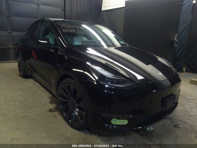 2021 Tesla Model Y, VIN: 5YJYGDEF6MF270523