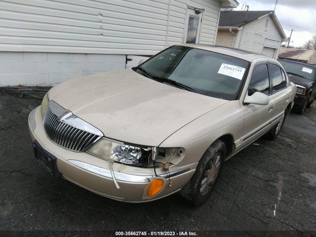 Lincoln Continental 2002 1LNHM97V82Y697754 Image 2