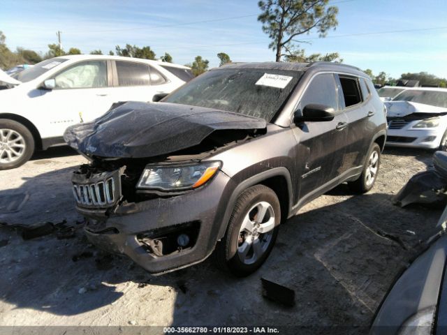 3C4NJCBB5JT124756 Jeep Compass Latitude