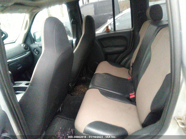 2004 JEEP LIBERTY SPORT VIN: 1J4GL48K14W293715