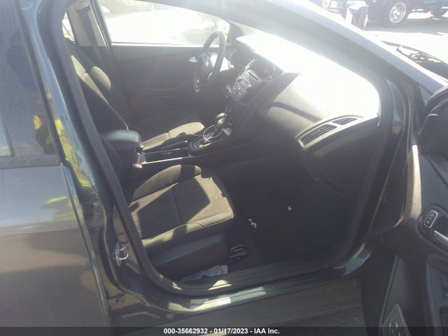Ford FOCUS SE 2017 1FADP3K2XHL264081 Image 6