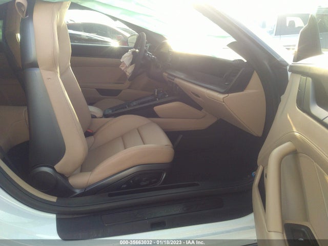 2022 Porsche 911, VIN: WP0AB2A94NS221197