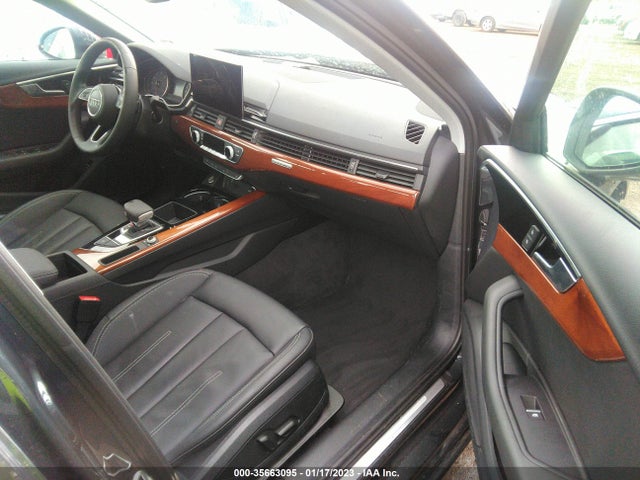 2022 Audi A4, VIN: WAUABAF43NN000239