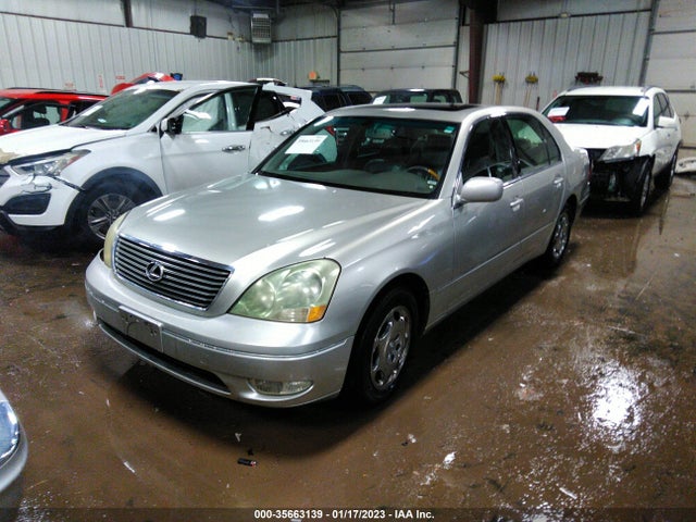 Lexus LS 430 2001 JTHBN30F310002759 Image 2