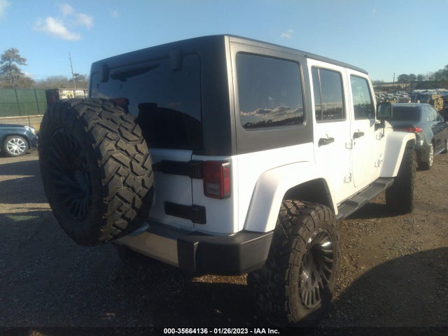 1C4BJWEG8JL840929 Jeep Wrangler Jk Unlimited Sahara