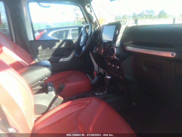 1C4BJWEG8JL840929 Jeep Wrangler Jk Unlimited Sahara