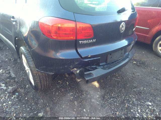 2013 VOLKSWAGEN TIGUAN SE W/SUNROOF & NAV VIN: WVGAV7AX8DW557618