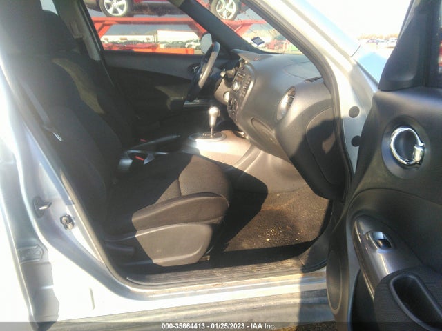 2011 NISSAN JUKE S VIN: JN8AF5MR8BT022102