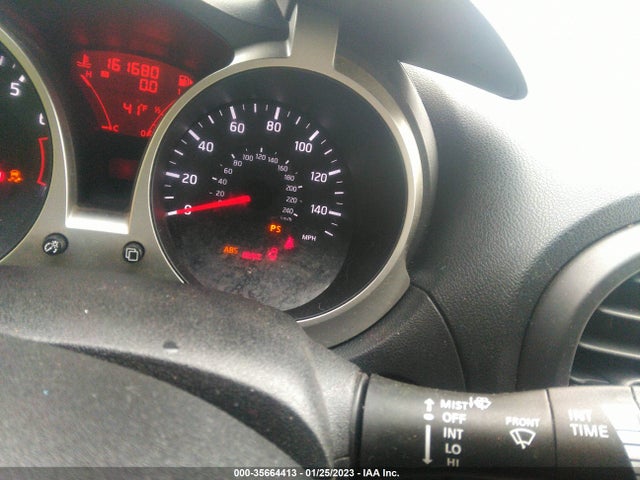 2011 NISSAN JUKE S VIN: JN8AF5MR8BT022102