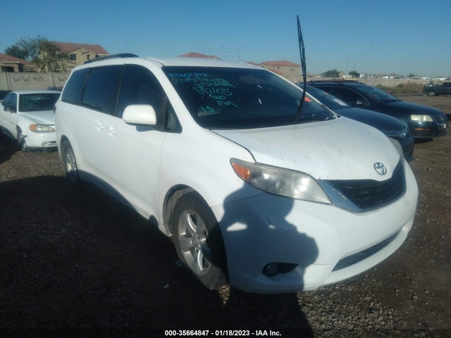 2015 Toyota Sienna, VIN: 5TDKK3DC5FS583146