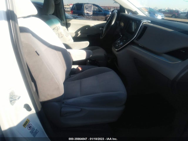 2015 Toyota Sienna, VIN: 5TDKK3DC5FS583146