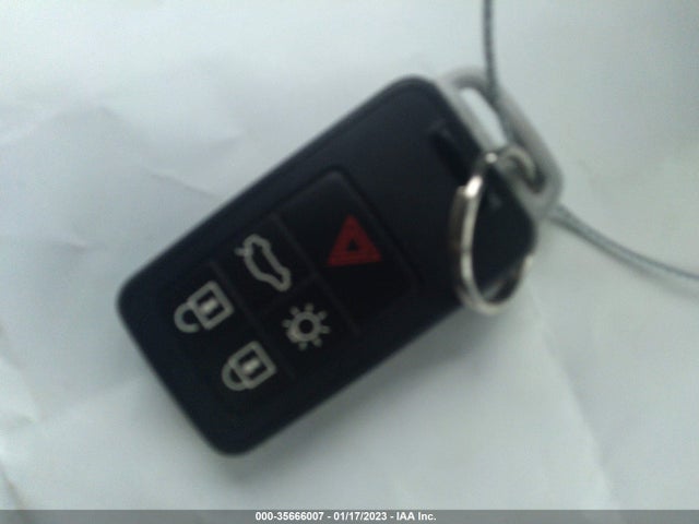 2015 Volvo V60, VIN: YV140MEK1F1265154