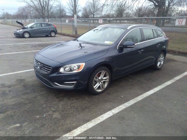 2015 Volvo V60, VIN: YV140MEK1F1265154