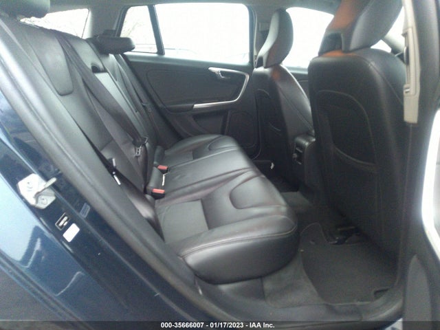 2015 Volvo V60, VIN: YV140MEK1F1265154