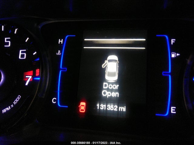 1C3CCCBG1FN518005 Chrysler 200 S
