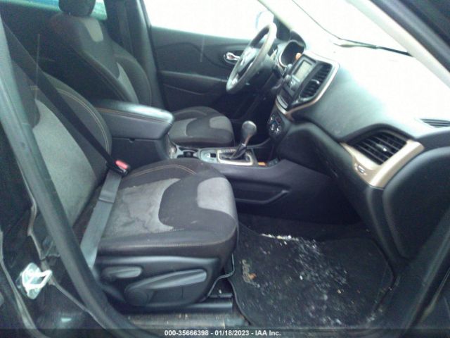 1C4PJLAB5FW760573 Jeep Cherokee Sport