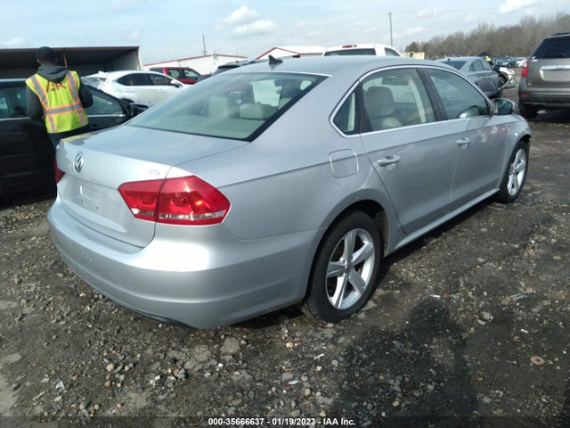 Volkswagen Passat Wolfsburg Ed 2014 1VWAT7A39EC023468 Image 4