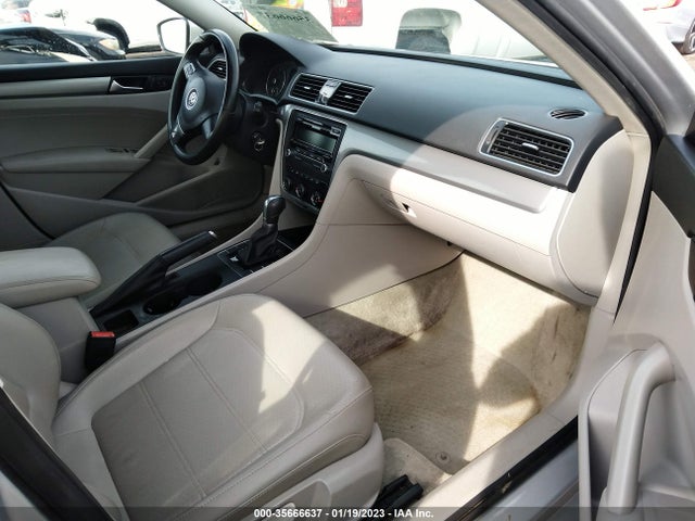 Volkswagen Passat Wolfsburg Ed 2014 1VWAT7A39EC023468 Image 5