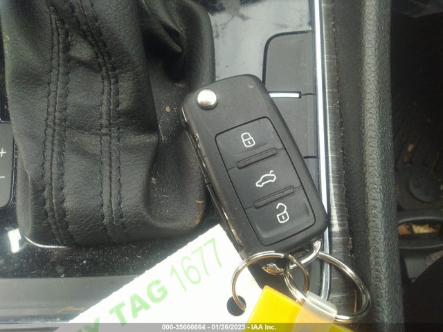 1VWBS7A30GC047572 Volkswagen Passat 1.8t Se W/technology