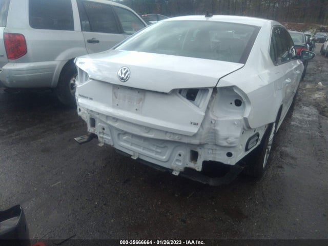 1VWBS7A30GC047572 Volkswagen Passat 1.8t Se W/technology