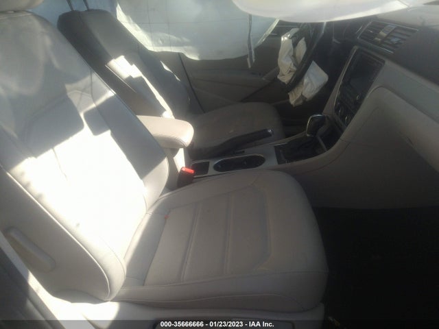 1VWLA7A38KC007322 Volkswagen Passat 2.0t Wolfsburg Edition
