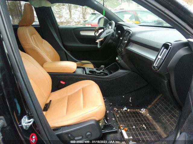 2019 Volvo XC40, VIN: YV4162XZ9K2013790