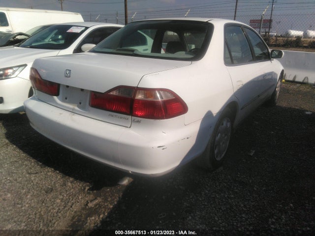 1998 HONDA ACCORD SDN LX VIN: 1HGCG5648WA232298