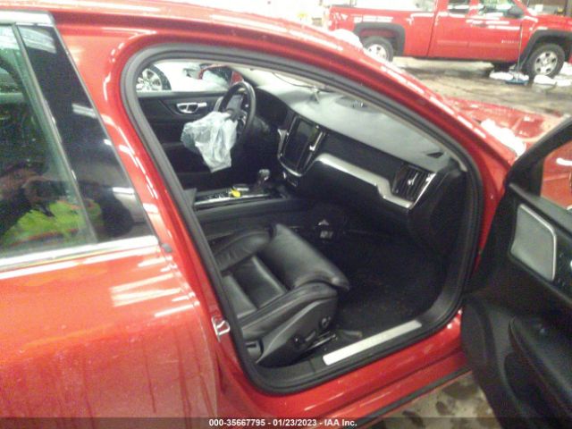 7JRA22TL6KG000483 Volvo S60 INSCRIPTION