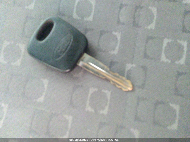 2003 FORD FOCUS ZX3 VIN: 3FAFP313X3R137313
