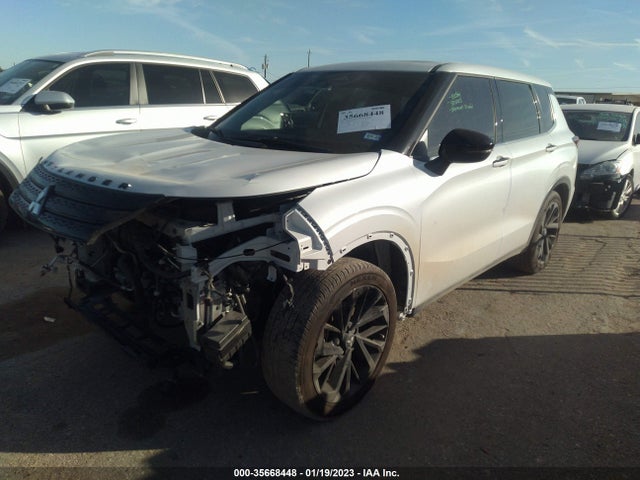 JA4J3UA89NZ078667 Mitsubishi Outlander Se
