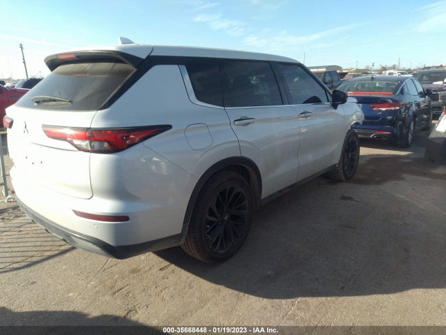 JA4J3UA89NZ078667 Mitsubishi Outlander Se