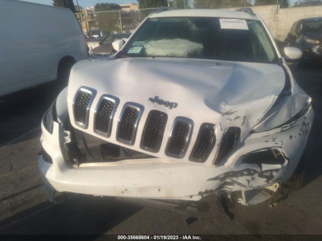 1C4PJLCB6FW790923 Jeep Cherokee Latitude