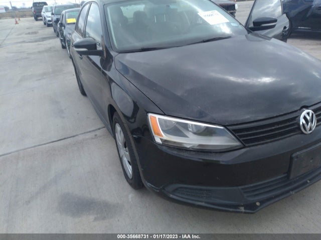 3VWD17AJ1EM418213 Volkswagen Jetta Sedan Se