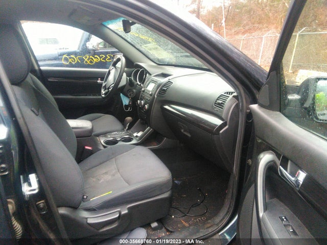2013 KIA SORENTO LX VIN: 5XYKT3A66DG366405