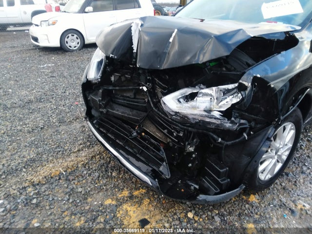 2017 NISSAN ROGUE SV VIN: KNMAT2MV6HP619315