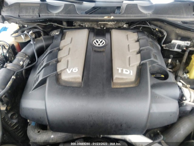 2014 Volkswagen Touareg, VIN: WVGEP9BP0ED010846