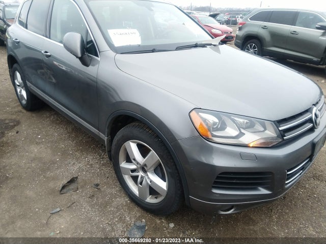 2014 Volkswagen Touareg, VIN: WVGEP9BP0ED010846