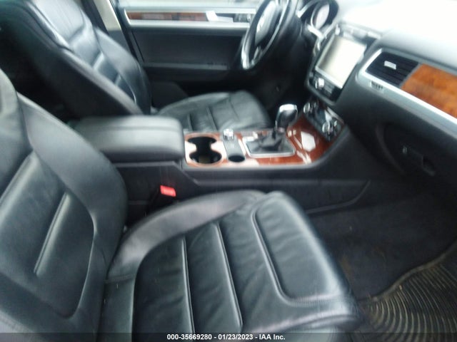2014 Volkswagen Touareg, VIN: WVGEP9BP0ED010846