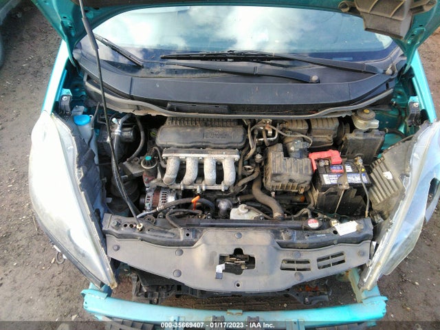 2012 HONDA FIT VIN: JHMGE8H32CC009779
