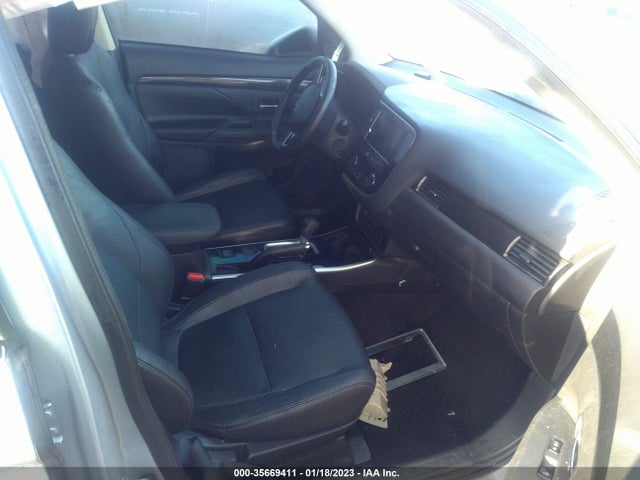 JA4AD3A36HZ039678 Mitsubishi Outlander Se/sel