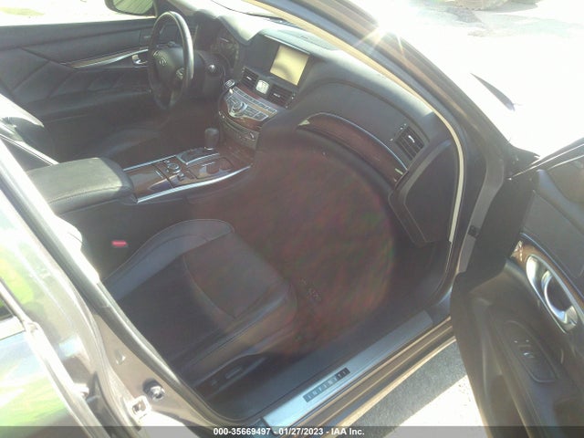 2015 Infiniti Q70, VIN: JN1BY1PP2FM600825